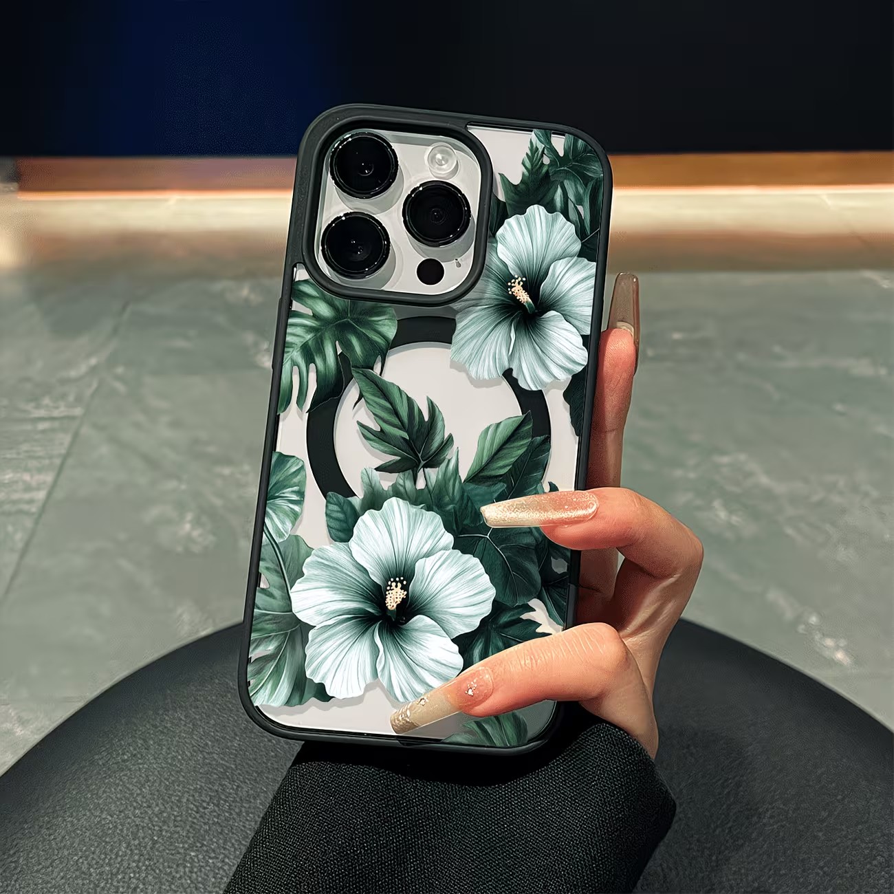Apple Iphone 15 Pro Max - Etui na telefon z zielonym kwiatowym