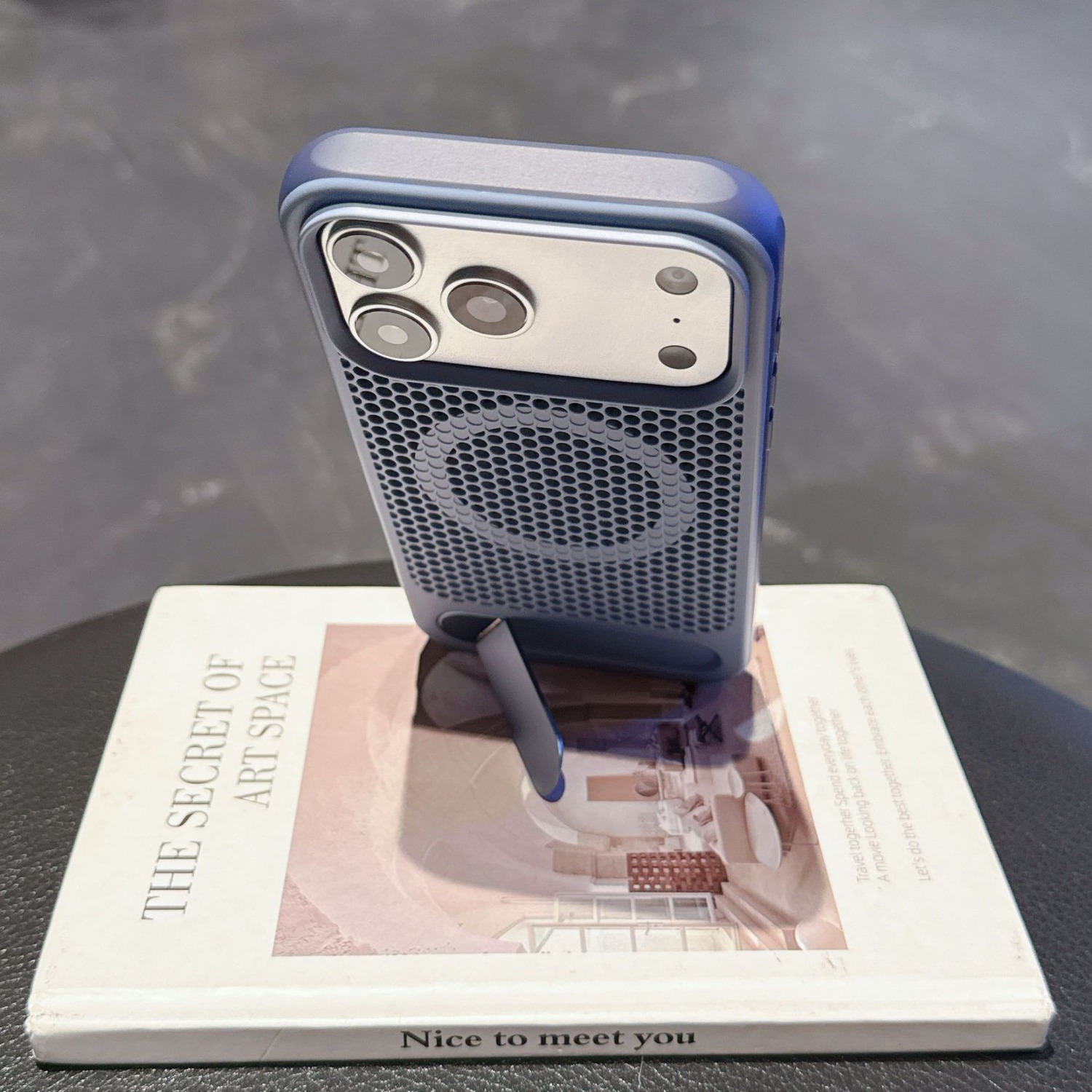Magnetyczne etui chłodzące do  – Magnetic Charging Stand recenzja i cena